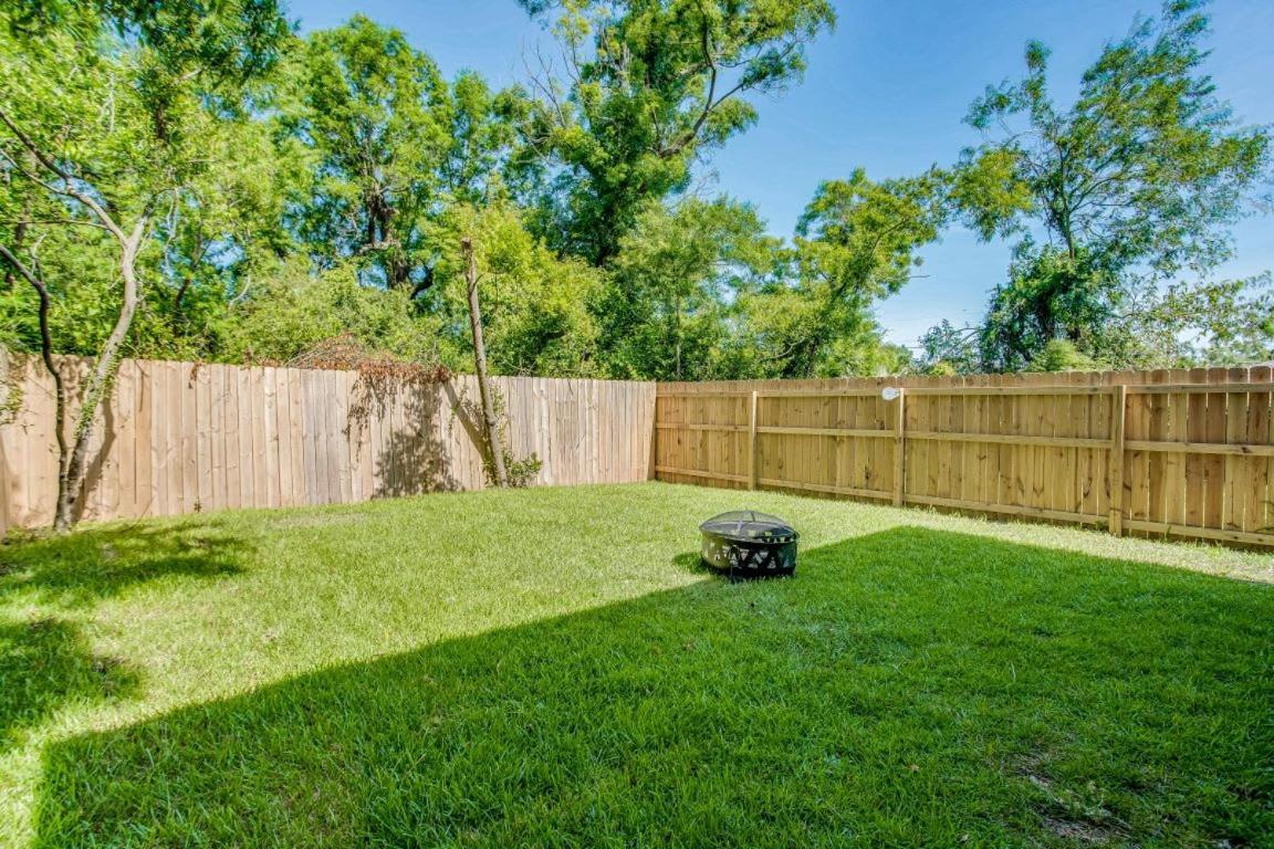 Beach Flow Bungalow-Mins To Downtown-Dining-Base Pensacola Exterior photo